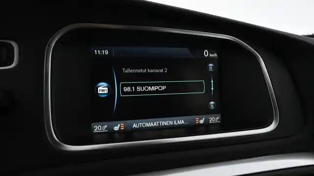 Valkoinen Viistoperä, Volvo V40 Cross Country – UTG-690