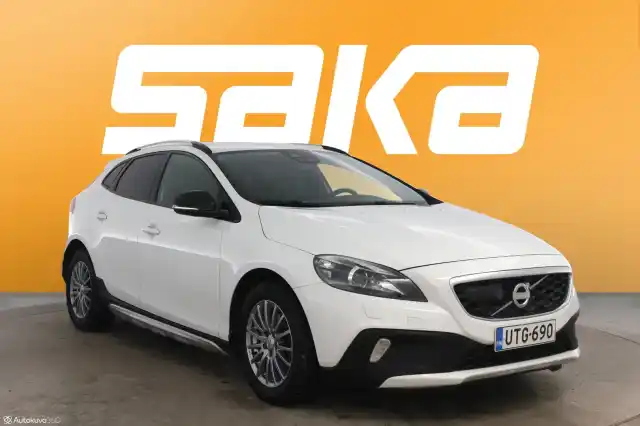 Valkoinen Viistoperä, Volvo V40 Cross Country – UTG-690