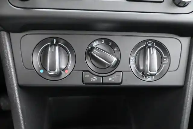 Harmaa Viistoperä, Volkswagen Polo – UTG-921