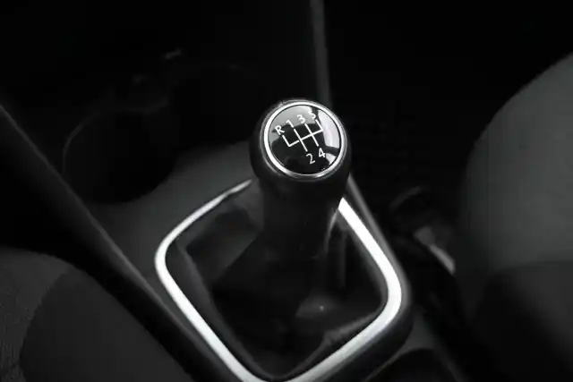 Harmaa Viistoperä, Volkswagen Polo – UTG-921