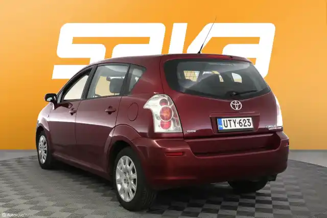 Punainen Farmari, Toyota Corolla Verso – UTY-623