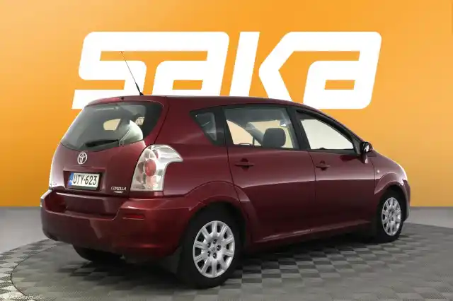 Punainen Farmari, Toyota Corolla Verso – UTY-623