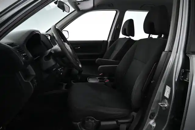 Harmaa Tila-auto, Honda CR-V – UUY-587