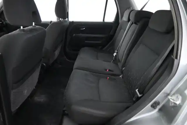 Harmaa Tila-auto, Honda CR-V – UUY-587