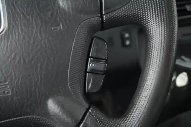 Harmaa Tila-auto, Honda CR-V – UUY-587