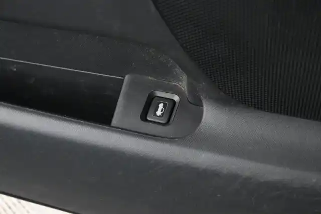 Harmaa Tila-auto, Honda CR-V – UUY-587