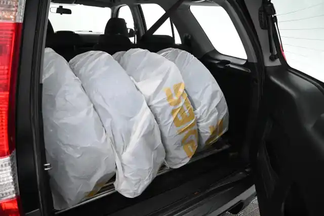 Harmaa Tila-auto, Honda CR-V – UUY-587