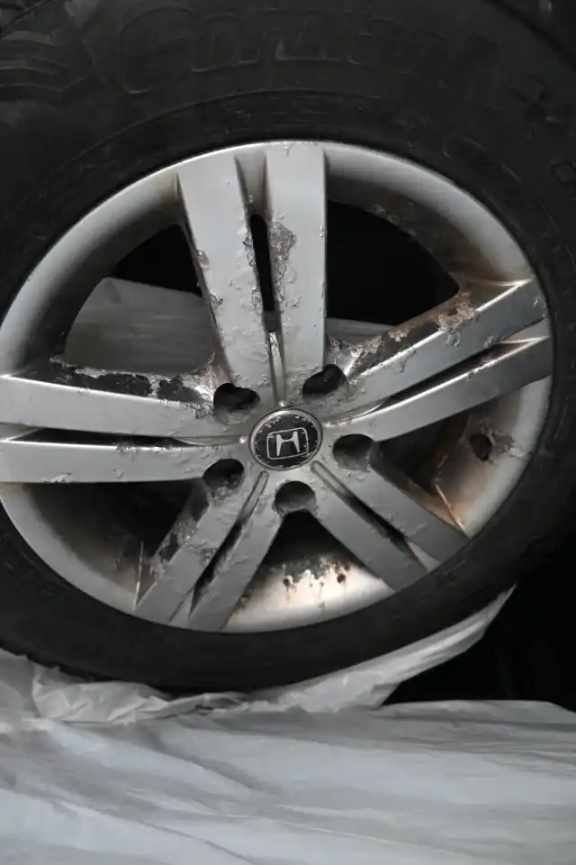 Harmaa Tila-auto, Honda CR-V – UUY-587
