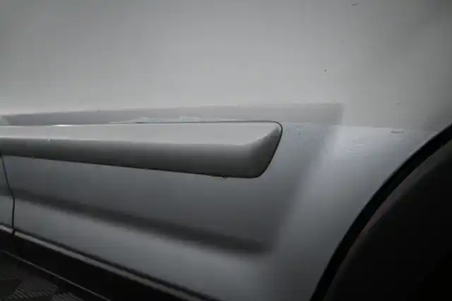 Harmaa Tila-auto, Honda CR-V – UUY-587