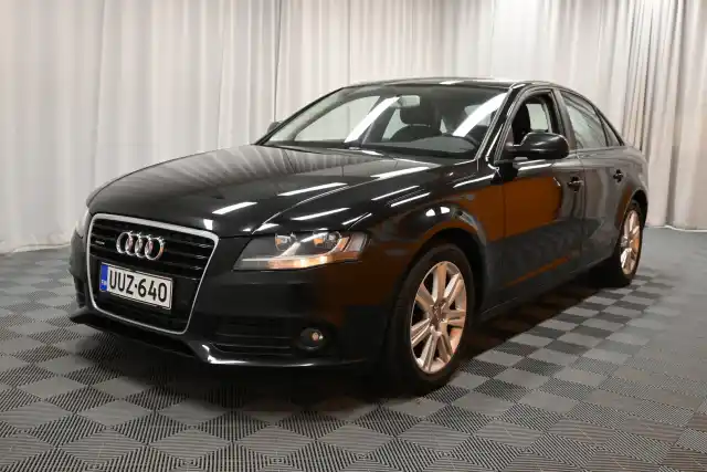 Musta Sedan, Audi A4 – UUZ-640