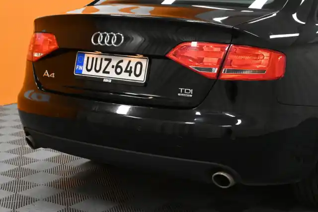 Musta Sedan, Audi A4 – UUZ-640