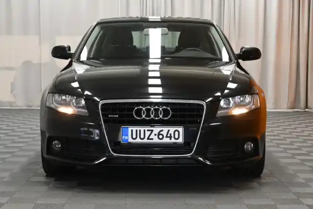 Musta Sedan, Audi A4 – UUZ-640