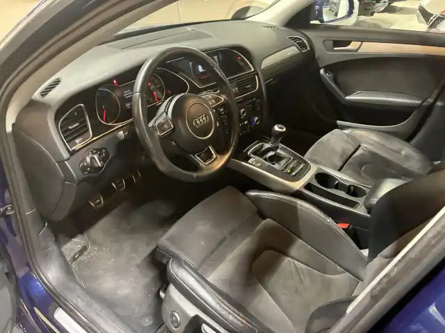Sininen Sedan, Audi A4 – UVF-869
