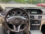 Harmaa Sedan, Mercedes-Benz E – UVG-981, kuva 7