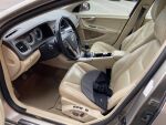Ruskea Sedan, Volvo S60 – UVZ-986, kuva 5