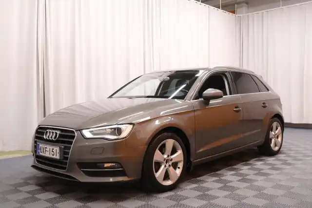 Harmaa Viistoperä, Audi A3 – UXF-151