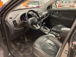 Musta Maastoauto, Kia Sportage – UXG-130, kuva 5