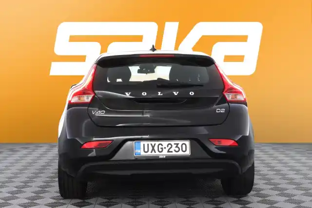 Musta Viistoperä, Volvo V40 – UXG-230