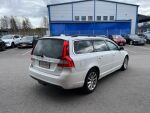 Valkoinen Farmari, Volvo V70 – UXG-600, kuva 2