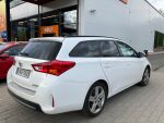 Valkoinen Farmari, Toyota Auris – UXG-762, kuva 2