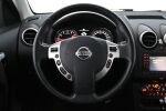 Punainen Maastoauto, Nissan Qashqai – UXG-946, kuva 20
