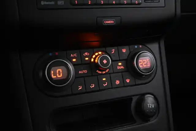 Punainen Maastoauto, Nissan Qashqai – UXG-946