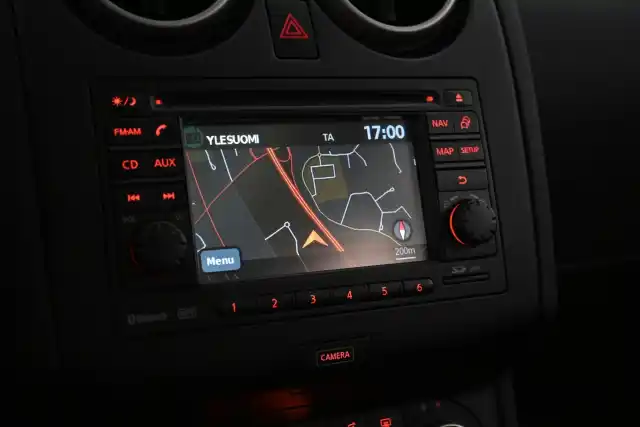 Punainen Maastoauto, Nissan Qashqai – UXG-946