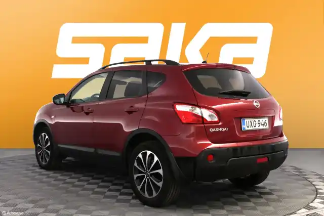 Punainen Maastoauto, Nissan Qashqai – UXG-946