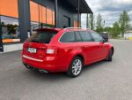 Punainen Farmari, Skoda Octavia – UXZ-821, kuva 5