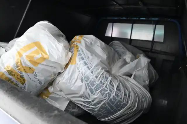 Sininen Pakettiauto, Nissan Cab – UYK-967