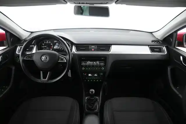 Punainen Viistoperä, Skoda Rapid – UYR-225