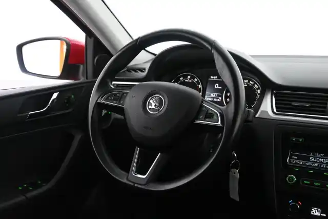 Punainen Viistoperä, Skoda Rapid – UYR-225