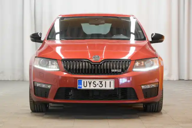 Punainen Viistoperä, Skoda Octavia – UYS-311