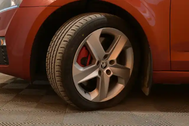 Punainen Viistoperä, Skoda Octavia – UYS-311