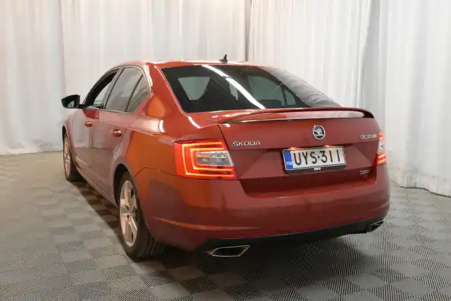 Punainen Viistoperä, Skoda Octavia – UYS-311
