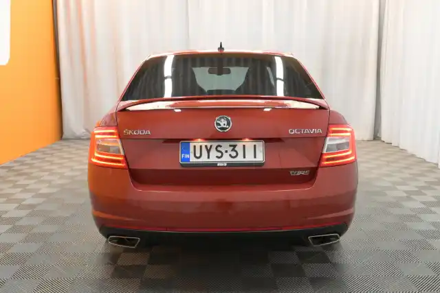 Punainen Viistoperä, Skoda Octavia – UYS-311