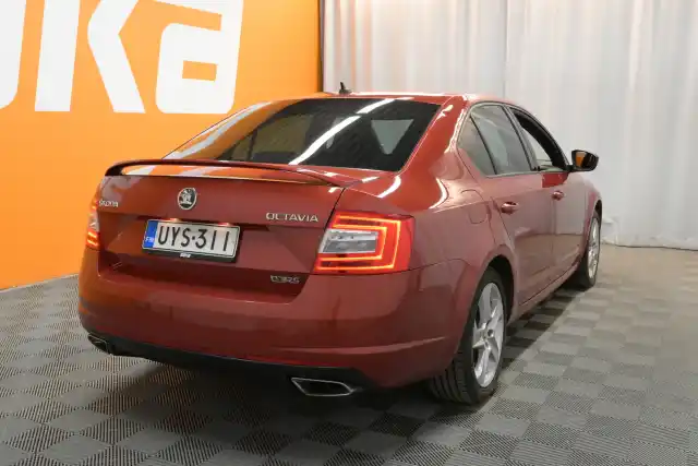 Punainen Viistoperä, Skoda Octavia – UYS-311