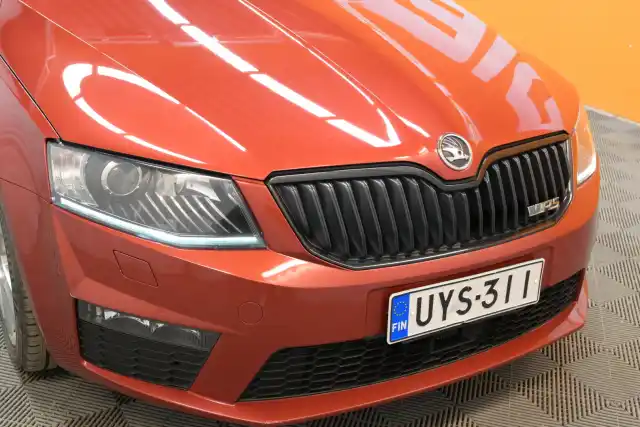 Punainen Viistoperä, Skoda Octavia – UYS-311