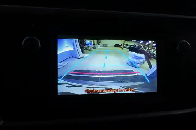 Ruskea (beige) Farmari, Toyota Auris – UYT-143