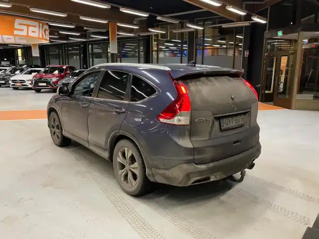 Sininen Maastoauto, Honda CR-V – UYT-517