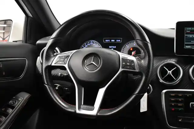Valkoinen Viistoperä, Mercedes-Benz A – UYT-864