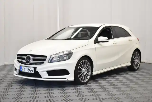 Valkoinen Viistoperä, Mercedes-Benz A – UYT-864