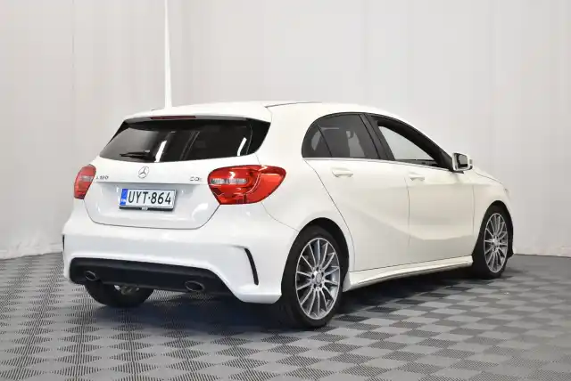 Valkoinen Viistoperä, Mercedes-Benz A – UYT-864