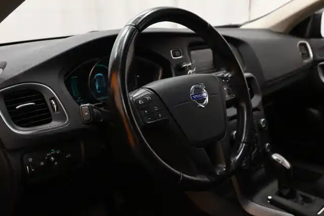 Sininen Viistoperä, Volvo V40 – UYU-108