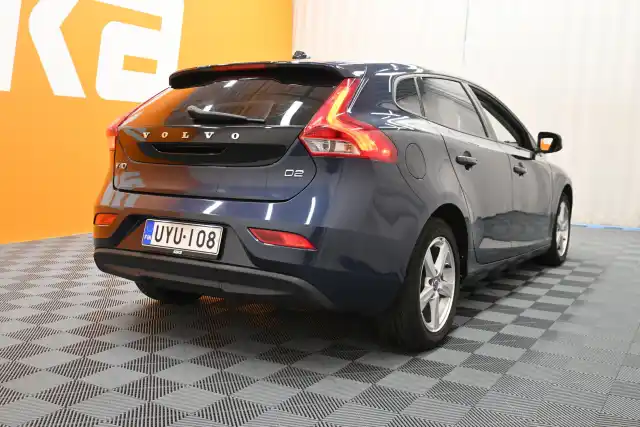 Sininen Viistoperä, Volvo V40 – UYU-108