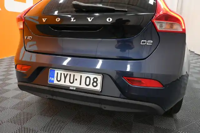 Sininen Viistoperä, Volvo V40 – UYU-108