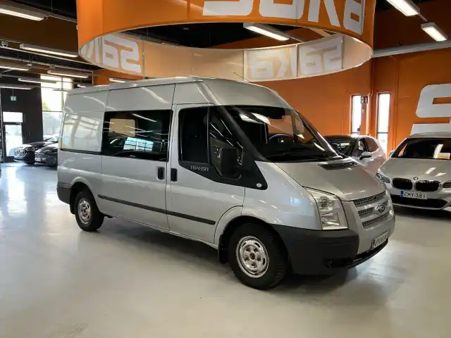 Harmaa Pakettiauto, Ford Transit – UYU-816