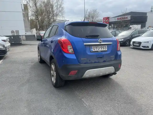 Sininen Maastoauto, Opel Mokka – UYU-993