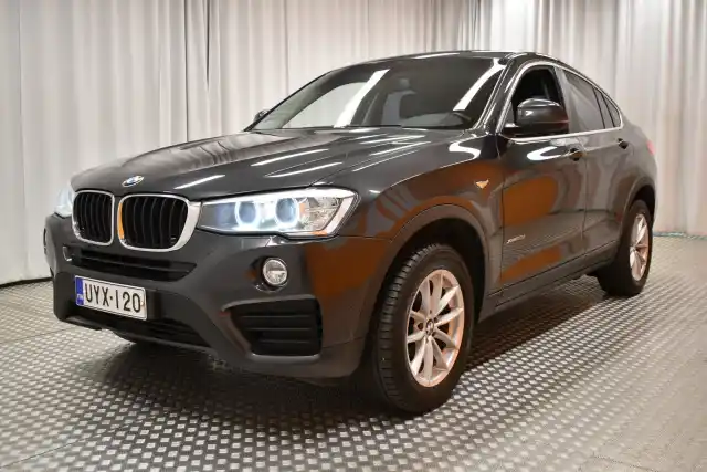 Harmaa Maastoauto, BMW X4 – UYX-120