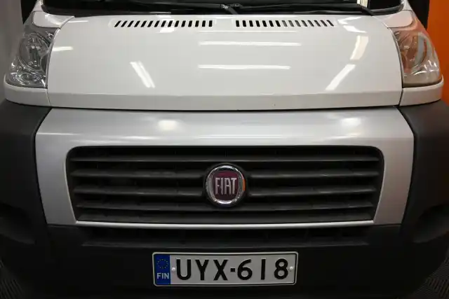 Valkoinen Pakettiauto, Fiat Ducato – UYX-618